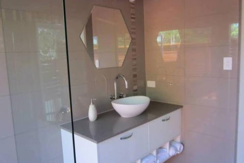 Yurt By Sea - Mackay Tourism 3