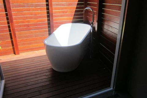 Yurt By Sea - Mackay Tourism 0