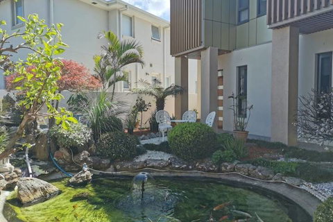 Serviced Waterfront Whole Villa - Mackay Tourism 2