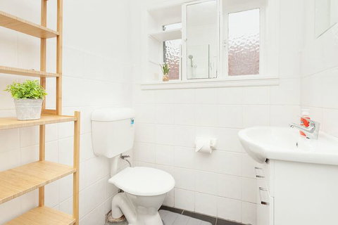 Newly Renovated Apt Close To CBD Unit 2 - Mackay Tourism 3