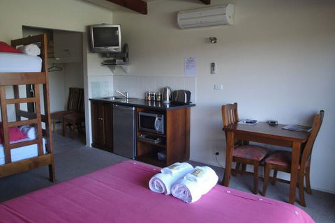 Delatite Apartments Merrijig - Mackay Tourism 4