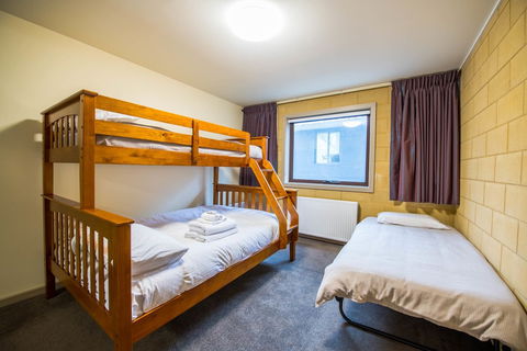 Buller Holidays Apartment Rentals - Mackay Tourism 5