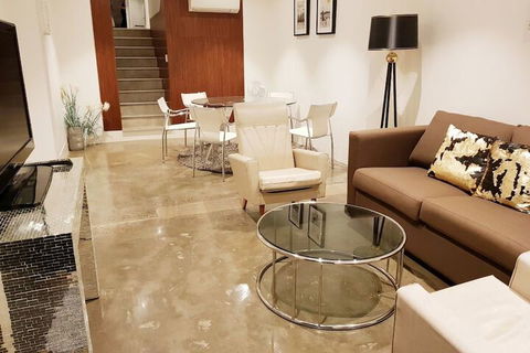 Darling Harbour Modern 2 Bedroom Terrace - Mackay Tourism 6