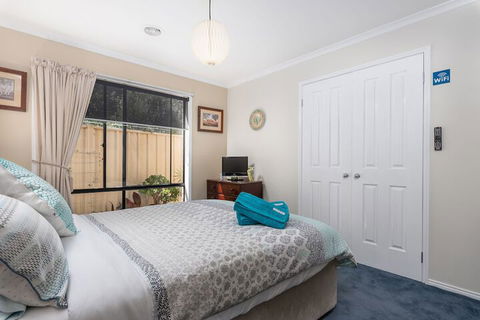 Essendon North B&B - Mackay Tourism 3