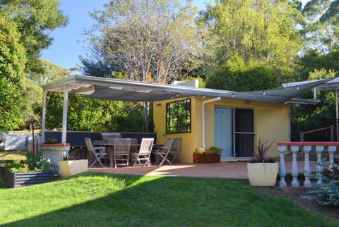 A Bach At Bright Bright VIC - Mackay Tourism 0