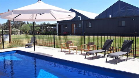 Dubbo Rhino Lodge - Mackay Tourism 4