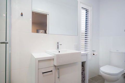 Albury Yalandra Apartment 3 - Mackay Tourism 2