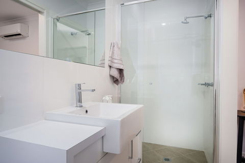 Albury Yalandra Apartment 2 - Mackay Tourism 3