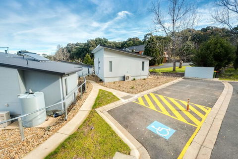 Albury Yalandra Apartment 1 - Mackay Tourism 7