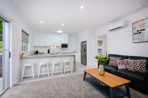 Albury Yalandra Apartment 1 - Mackay Tourism 1