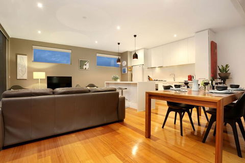 Essendon Sub Penthouse On Napier - Mackay Tourism 3