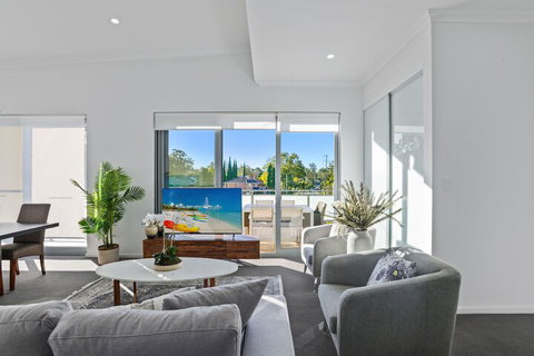 HomeHotel New & Spacious 3 Bedroom Penthouse - Mackay Tourism 1