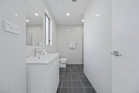 HomeHotel New & Spacious 3 Bedroom Penthouse - Mackay Tourism 5