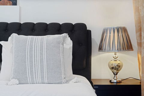 HomeHotel Cozy Duplex In Serene Suburb - Mackay Tourism 6