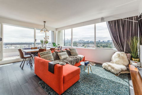 Exquisite 2 Bedroom Beach City Views - Mackay Tourism 4