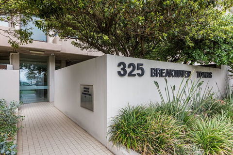 Exquisite 2 Bedroom Beach City Views - Mackay Tourism 2