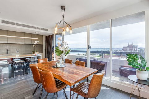 Exquisite 2 Bedroom Beach City Views - Mackay Tourism 6