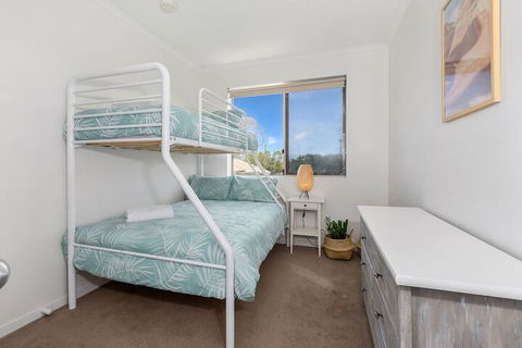 BEACH BLISS LUXURIOUS APARTMENT With POOL - Mackay Tourism 6