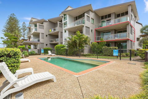 BEACH BLISS LUXURIOUS APARTMENT With POOL - Mackay Tourism 0