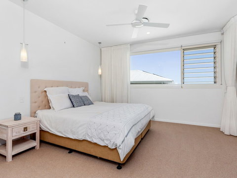 Sea Shells On Seaside - Mackay Tourism 4