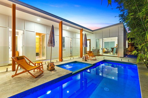 Ocean Pearl On Eclipse - Mackay Tourism 3