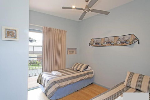 Nosie 2 Sawtell NSW - Mackay Tourism 1