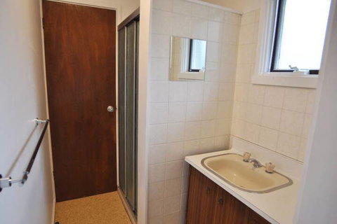 Salty Sands Meters From THE Beach Free Wifi - Mackay Tourism 7