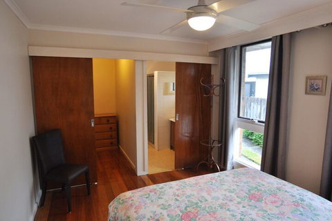 Salty Sands Meters From THE Beach Free Wifi - Mackay Tourism 2