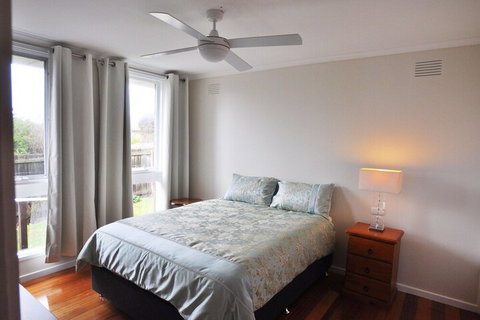 Salty Sands Meters From THE Beach Free Wifi - Mackay Tourism 6