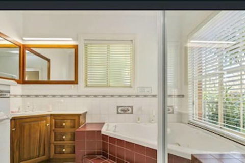 Angaston House - Mackay Tourism 1