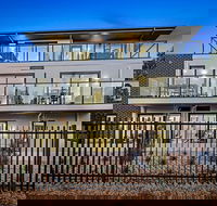 Manhattan Apartments - Notting Hill - Mackay Tourism