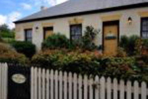 Sargeants & Armoury Cottages 1823 - Mackay Tourism 0