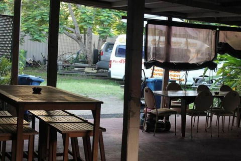 Carlon's Hotel - Mackay Tourism 6