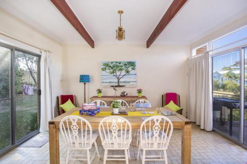 Mollymook Beach Units #7 - Mackay Tourism 3