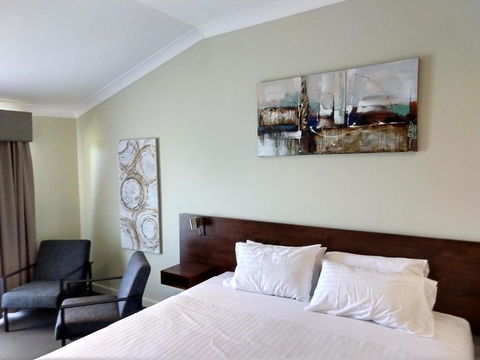Private Apartments At The Sanctuary Resort - Mackay Tourism 6