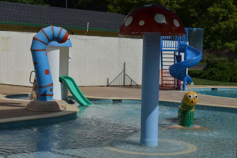 Porepunkah Pines Holiday Park - Mackay Tourism 6