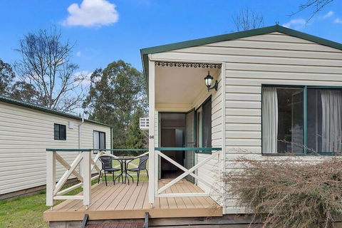 Porepunkah Pines Holiday Park - Mackay Tourism 1