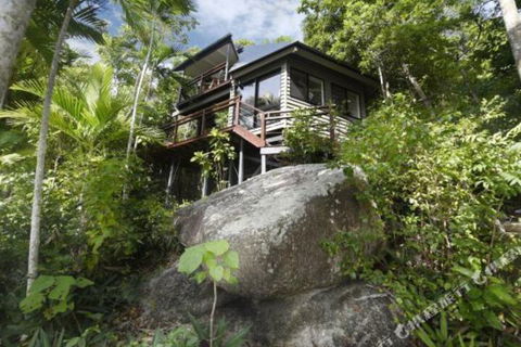 Voyages Bedarra Island - Mackay Tourism 1