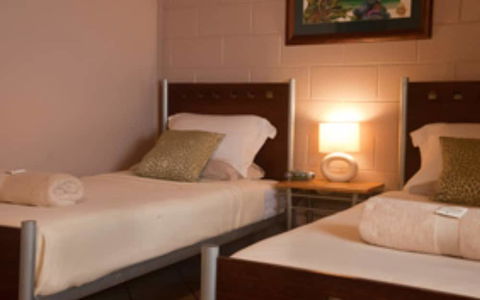 Dougies Backpackers - Mackay Tourism 6