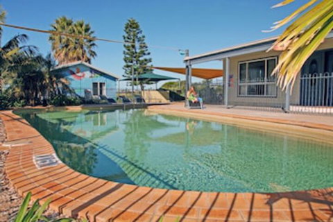 Surf Beach Holiday Park - Mackay Tourism 0