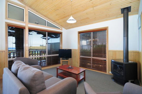 Surf Beach Holiday Park - Mackay Tourism 3