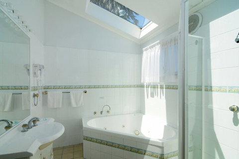 Surf Beach Holiday Park - Mackay Tourism 7