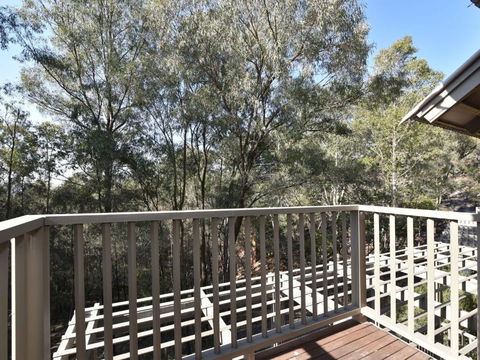 Villa Shiraz Located Within Cypress Lakes - Mackay Tourism 6