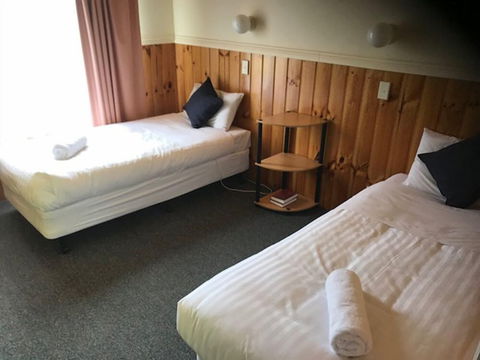 Kellraine Holiday Units - Mackay Tourism 3