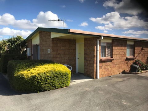 Kellraine Holiday Units - Mackay Tourism 0
