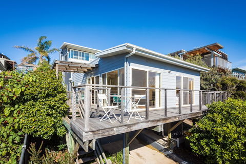Surfside - Mackay Tourism 0