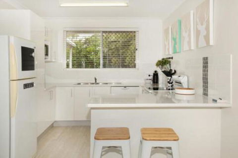 Unit 1 / 14 Tamarindus Street Marcoola Beach Pet Friendly 300 BOND Linen Supplied - Mackay Tourism 7