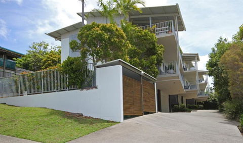 Unit 2 Sea Breeze Villas Coolum Beach - Mackay Tourism 1