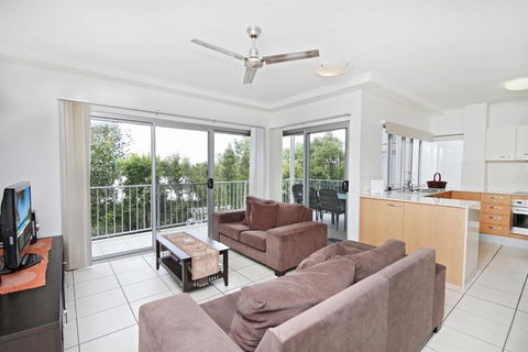 Unit 2 Sea Breeze Villas Coolum Beach - Mackay Tourism 6