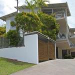 Unit 2 Sea Breeze Villas Coolum Beach - Mackay Tourism 0